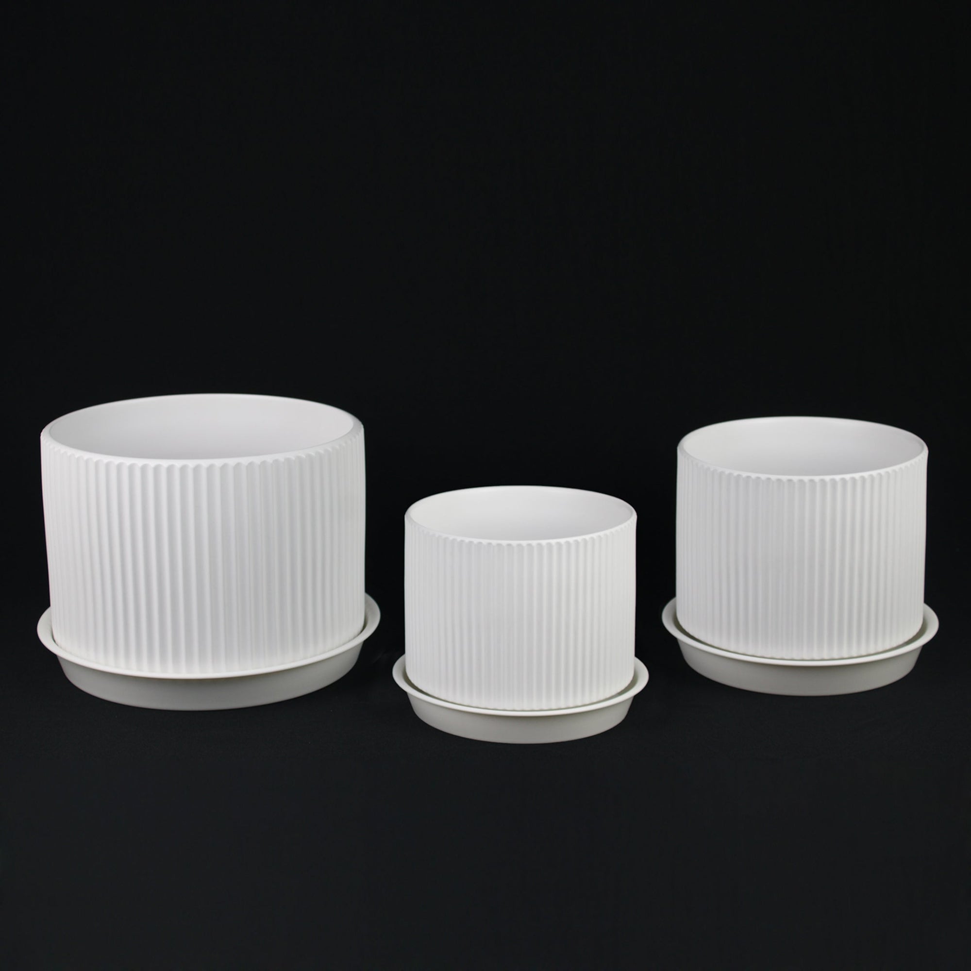 3-Piece White Stoneware Planter Pot Set with Ribbed Texture